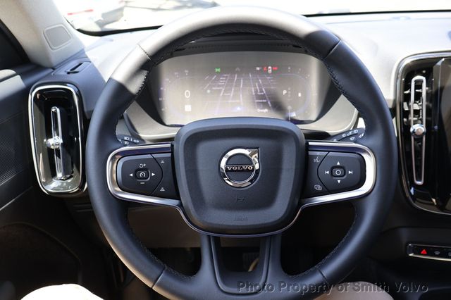 2025 Volvo XC40 B5 AWD Plus Bright Theme - 23019800 - 21