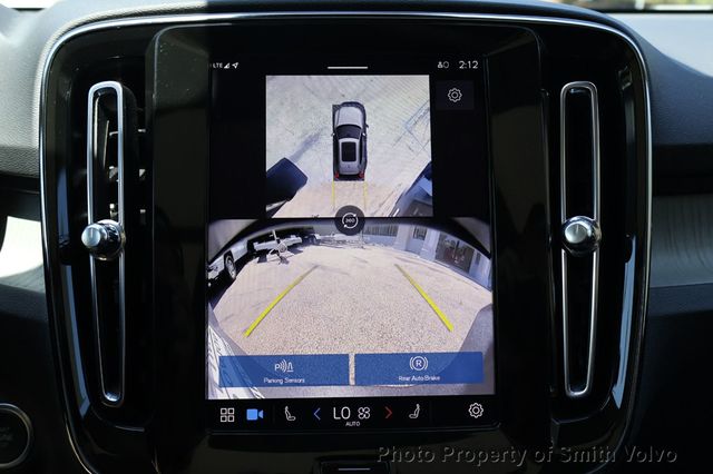 2025 Volvo XC40 B5 AWD Plus Bright Theme - 23019800 - 22