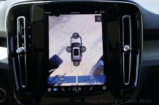 2025 Volvo XC40 B5 AWD Plus Bright Theme - 23019800 - 23
