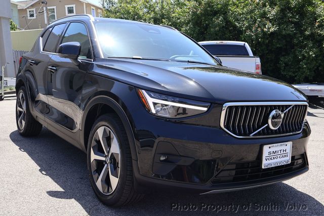 2025 Volvo XC40 B5 AWD Plus Bright Theme - 23019800 - 6