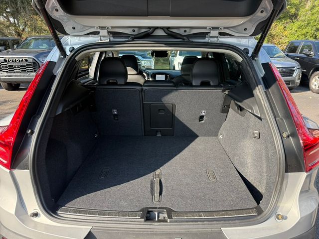 2025 Volvo XC40 B5 AWD Plus Bright Theme - 22954438 - 9