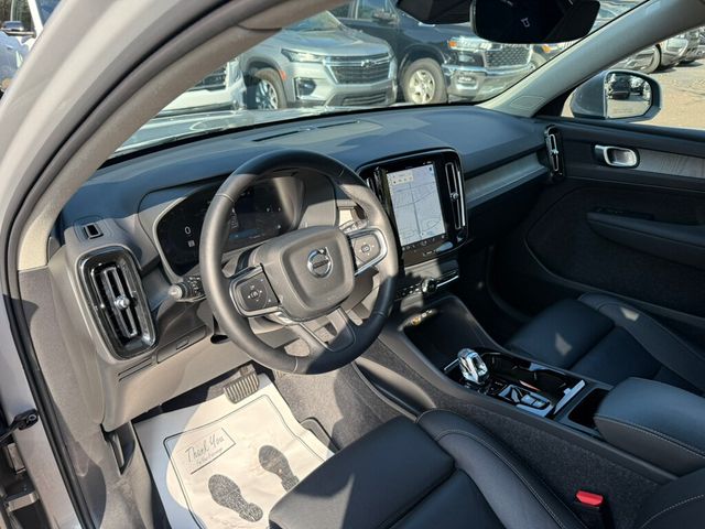 2025 Volvo XC40 B5 AWD Plus Bright Theme - 22954438 - 2