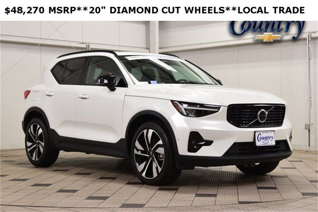 2025 Volvo XC40 B5 AWD Plus Dark Theme - 22953540 - 0