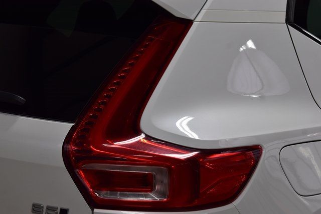 2025 Volvo XC40 B5 AWD Plus Dark Theme - 22953540 - 17