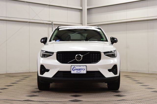 2025 Volvo XC40 B5 AWD Plus Dark Theme - 22953540 - 1