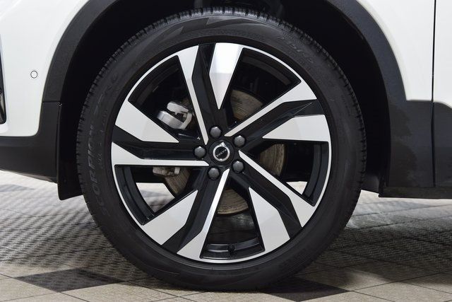 2025 Volvo XC40 B5 AWD Plus Dark Theme - 22953540 - 26