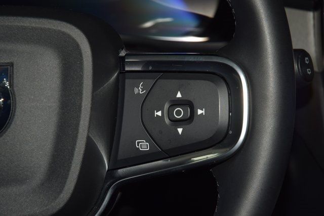 2025 Volvo XC40 B5 AWD Plus Dark Theme - 22953540 - 36