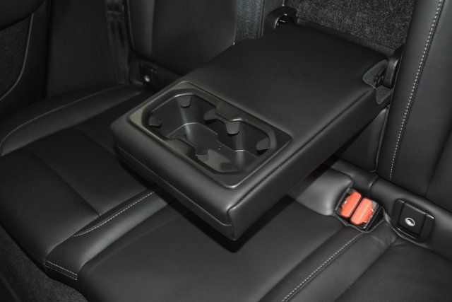 2025 Volvo XC40 B5 AWD Plus Dark Theme - 22953540 - 41