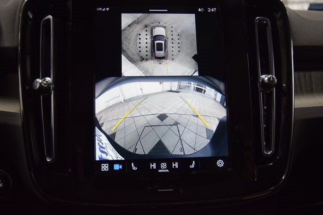 2025 Volvo XC40 B5 AWD Plus Dark Theme - 22953540 - 48