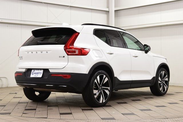 2025 Volvo XC40 B5 AWD Plus Dark Theme - 22953540 - 7