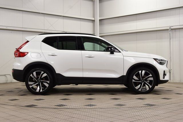 2025 Volvo XC40 B5 AWD Plus Dark Theme - 22953540 - 8