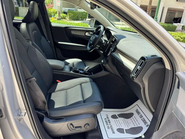 2025 Volvo XC40 B5 AWD Plus Dark Theme - 22848517 - 13
