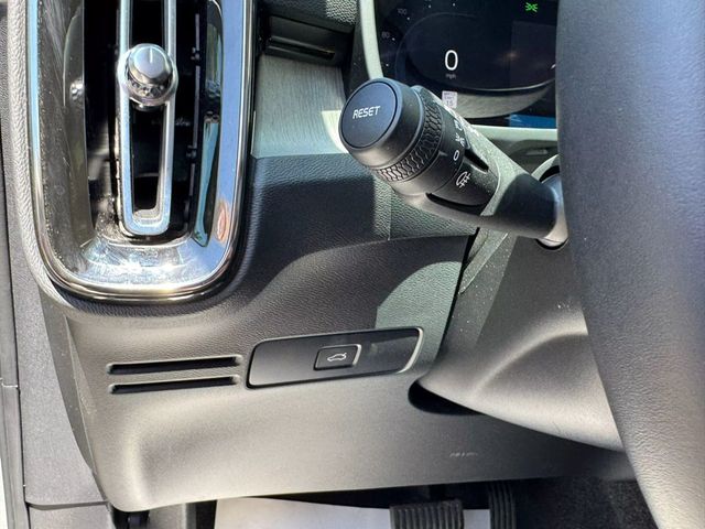 2025 Volvo XC40 B5 AWD Plus Dark Theme - 22848517 - 15