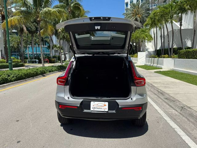 2025 Volvo XC40 B5 AWD Plus Dark Theme - 22848517 - 22