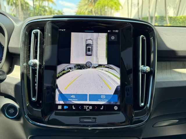 2025 Volvo XC40 B5 AWD Plus Dark Theme - 22848517 - 23