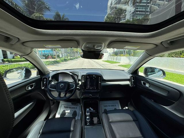 2025 Volvo XC40 B5 AWD Plus Dark Theme - 22848517 - 26