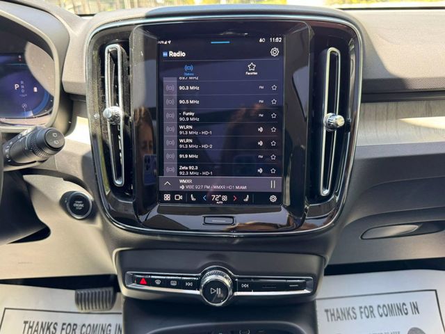 2025 Volvo XC40 B5 AWD Plus Dark Theme - 22848517 - 27