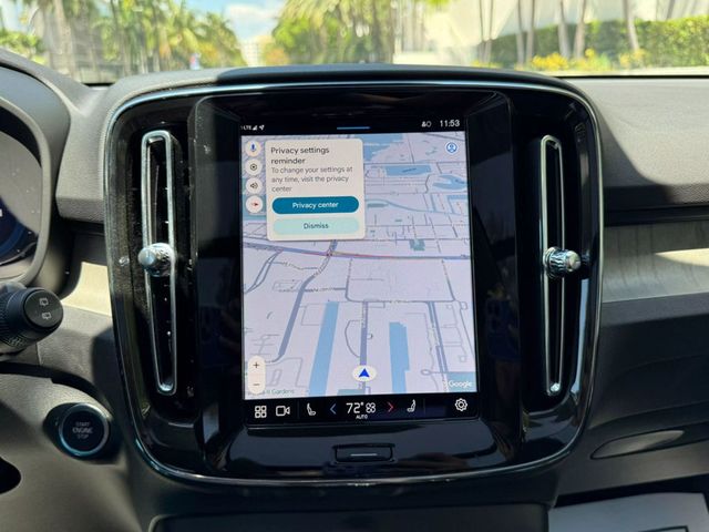 2025 Volvo XC40 B5 AWD Plus Dark Theme - 22848517 - 29