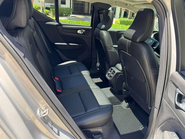 2025 Volvo XC40 B5 AWD Plus Dark Theme - 22848517 - 8