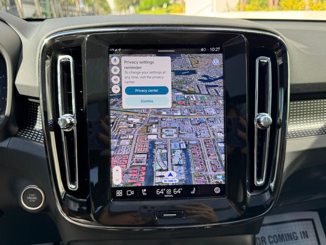 2025 Volvo XC40 B5 AWD Plus Dark Theme - 22941302 - 23