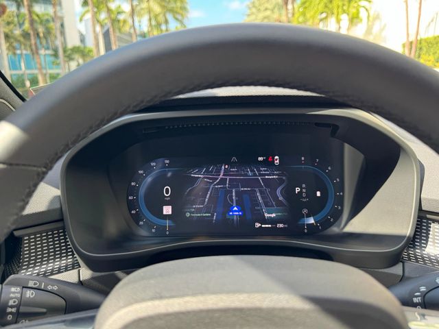 2025 Volvo XC40 B5 AWD Plus Dark Theme - 22941302 - 28