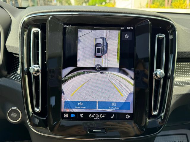 2025 Volvo XC40 B5 AWD Plus Dark Theme - 22941302 - 30