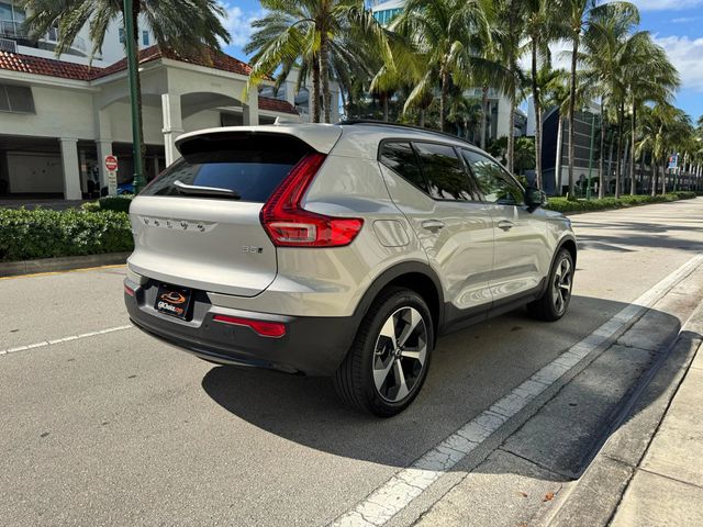 2025 Volvo XC40 B5 AWD Plus Dark Theme - 22941302 - 32