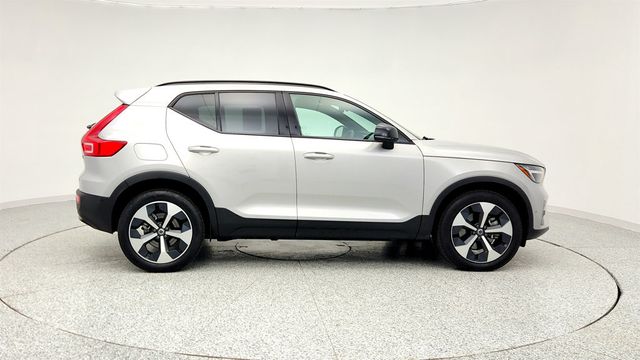 2025 Volvo XC40 B5 AWD Plus Dark Theme - 22965603 - 3