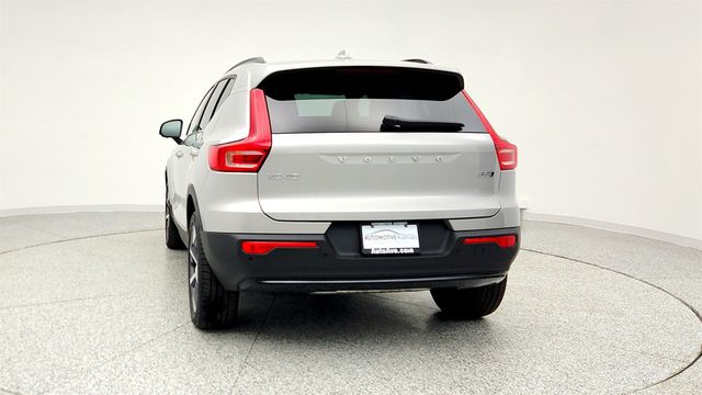 2025 Volvo XC40 B5 AWD Plus Dark Theme - 22965603 - 5