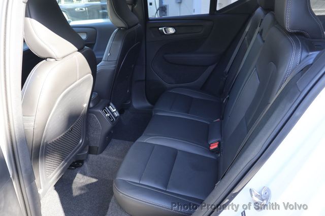 2025 Volvo XC40 B5 AWD Plus Dark Theme - 22940220 - 11