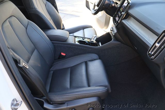 2025 Volvo XC40 B5 AWD Plus Dark Theme - 22940220 - 12