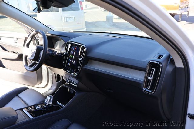 2025 Volvo XC40 B5 AWD Plus Dark Theme - 22940220 - 13