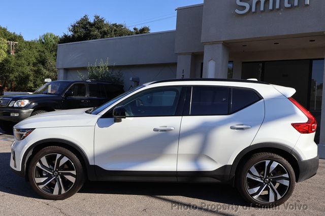2025 Volvo XC40 B5 AWD Plus Dark Theme - 22940220 - 1