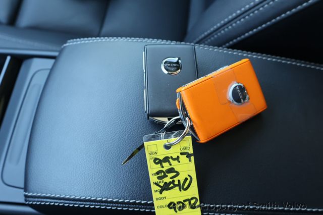 2025 Volvo XC40 B5 AWD Plus Dark Theme - 22940220 - 21