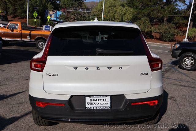 2025 Volvo XC40 B5 AWD Plus Dark Theme - 22940220 - 3