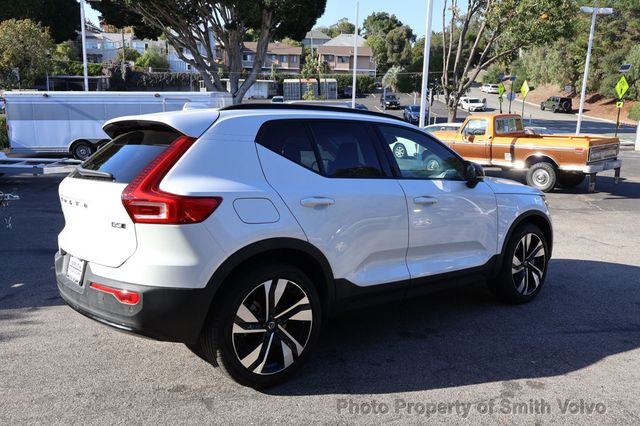 2025 Volvo XC40 B5 AWD Plus Dark Theme - 22940220 - 4