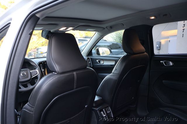 2025 Volvo XC40 B5 AWD Plus Dark Theme - 22943911 - 11