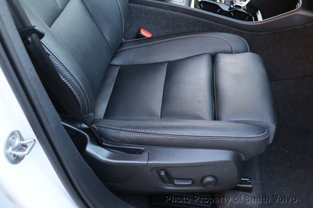 2025 Volvo XC40 B5 AWD Plus Dark Theme - 22943911 - 12