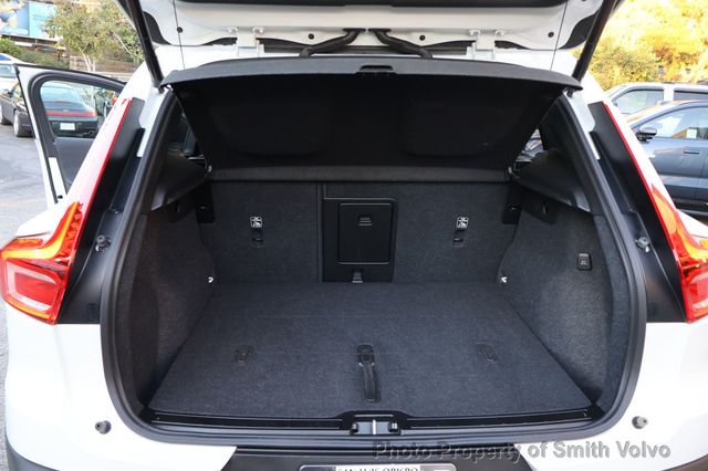 2025 Volvo XC40 B5 AWD Plus Dark Theme - 22943911 - 16