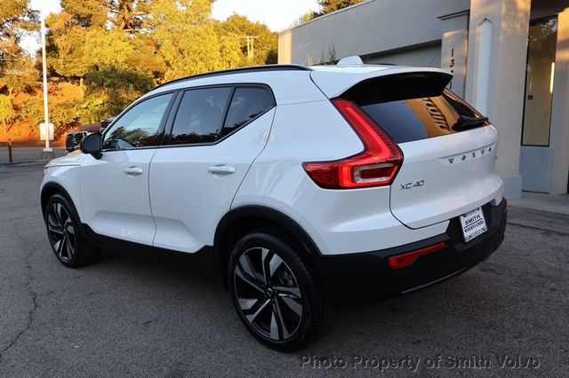 2025 Volvo XC40 B5 AWD Plus Dark Theme - 22943911 - 1