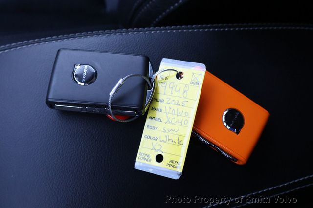 2025 Volvo XC40 B5 AWD Plus Dark Theme - 22943911 - 19