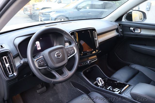 2025 Volvo XC40 B5 AWD Plus Dark Theme - 22943911 - 8