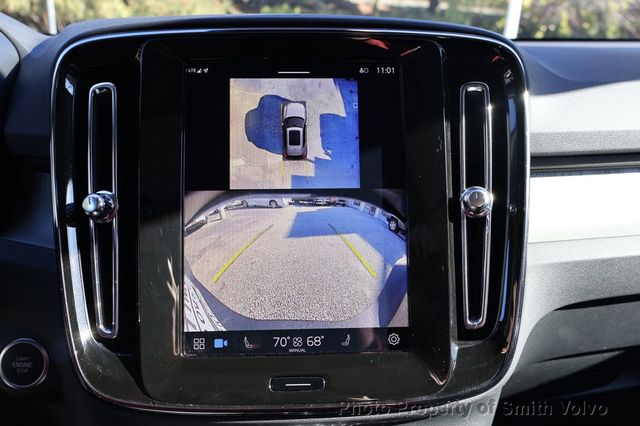 2025 Volvo XC40 B5 AWD Plus Dark Theme - 22959829 - 8