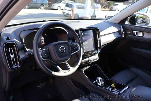 2025 Volvo XC40 B5 AWD Plus Dark Theme - 22961952 - 9