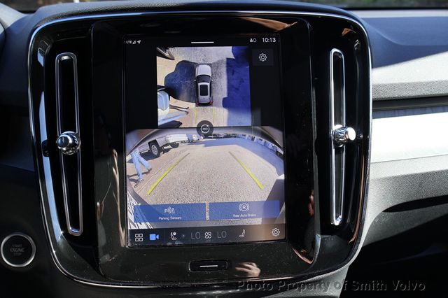 2025 Volvo XC40 B5 AWD Plus Dark Theme - 22961952 - 14