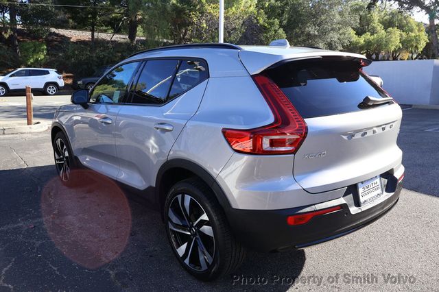 2025 Volvo XC40 B5 AWD Plus Dark Theme - 22961952 - 2