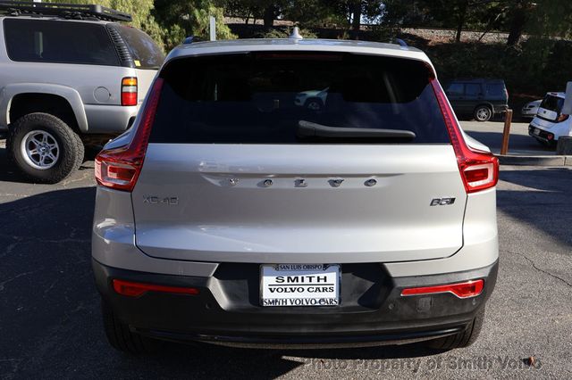 2025 Volvo XC40 B5 AWD Plus Dark Theme - 22961952 - 3