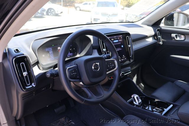 2025 Volvo XC40 B5 AWD Plus Dark Theme - 23070992 - 9