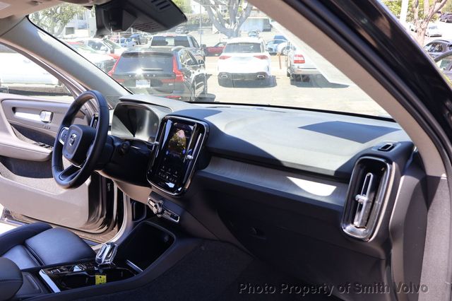 2025 Volvo XC40 B5 AWD Plus Dark Theme - 23070992 - 14
