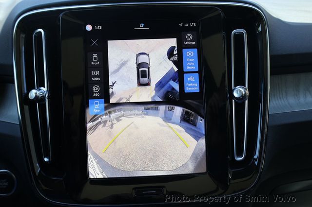 2025 Volvo XC40 B5 AWD Plus Dark Theme - 23070992 - 23
